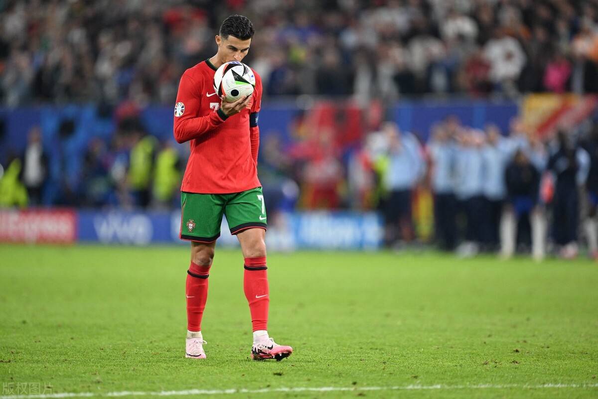 诺伊尔：孔帕尼有很多值得称道的优点；我现在只专注于俱乐部