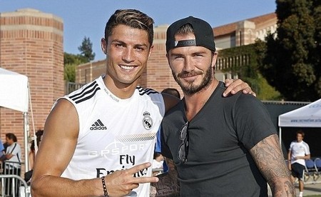 澎湃：泰州开建“苏超”冠军奖杯打卡点，预计12月上旬亮相