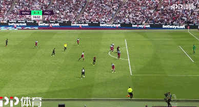 吴曦迎来个人生涯400场顶级联赛出场，同年龄段仅次于王大雷