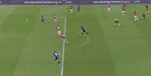 反对家暴，克雷莫内塞球衣背后印的是与球员关系密切女性名字