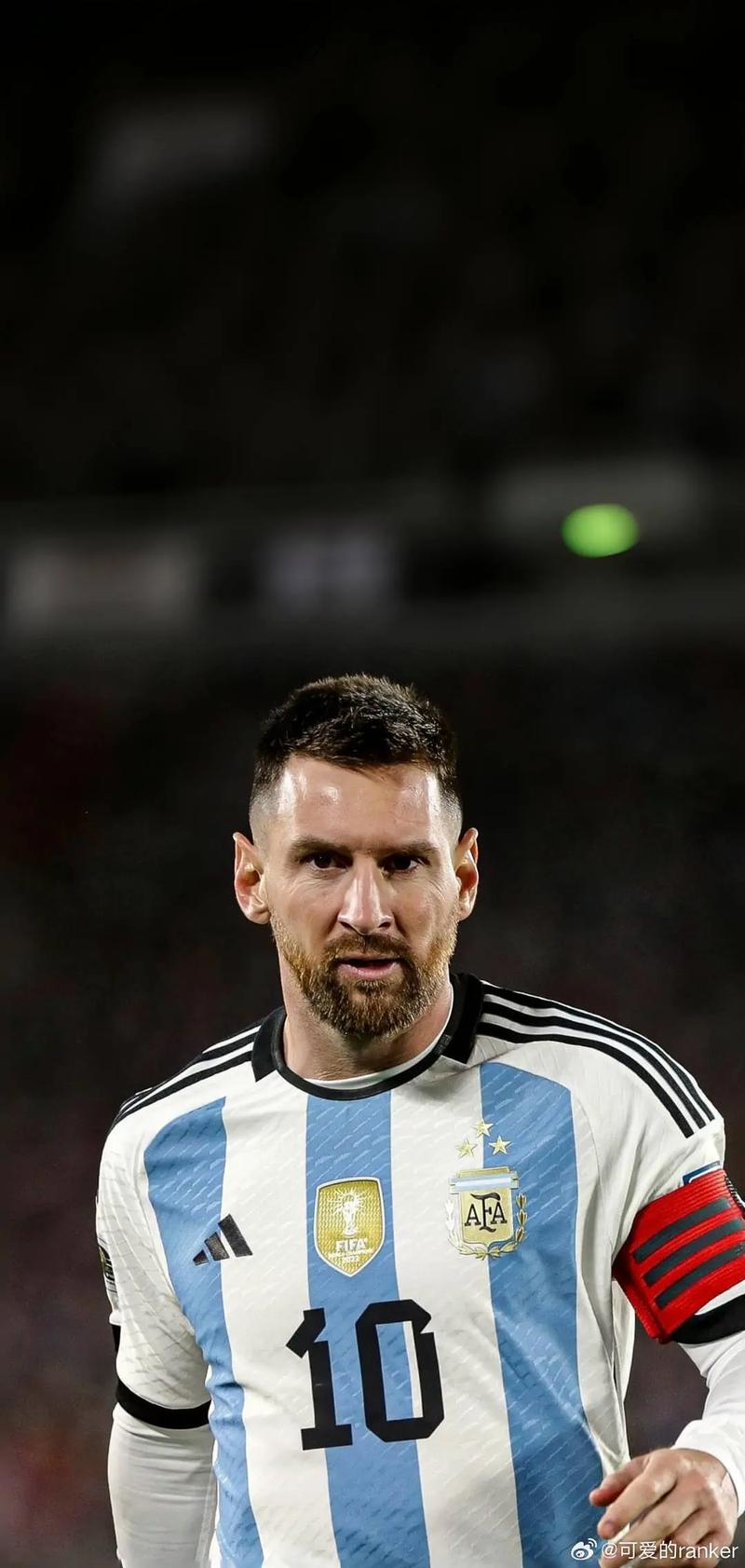 广东男篮101-75胜江苏肯帝亚，18岁小将王洪泽表现亮眼，攻防全面，被视为未来之星。